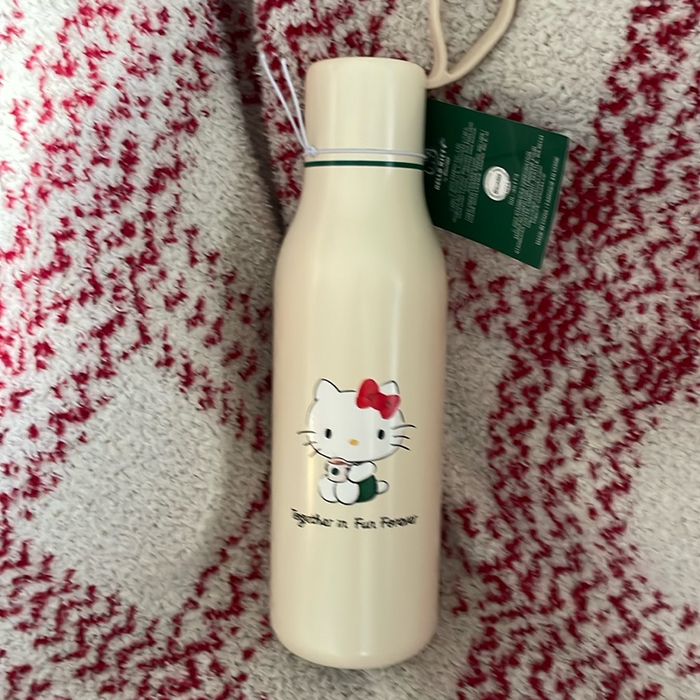 Hello Kitty Starbucks Water Bottle Stainless Steel 20 Oz. Collectible